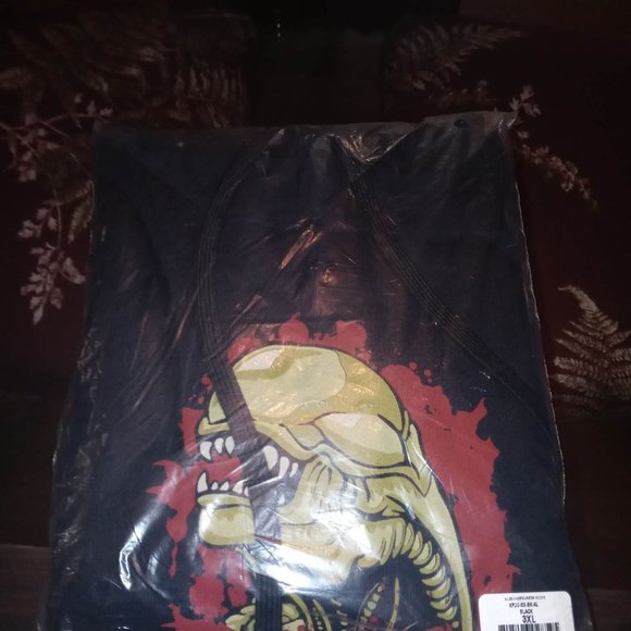Alien Chestbuster Hoodie 3XL/Pin Bundle - Picture 1 of 3